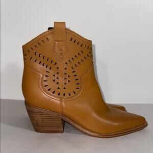 Marc Fisher giddy up bootie pointed-toe western bootie in a tan size 7